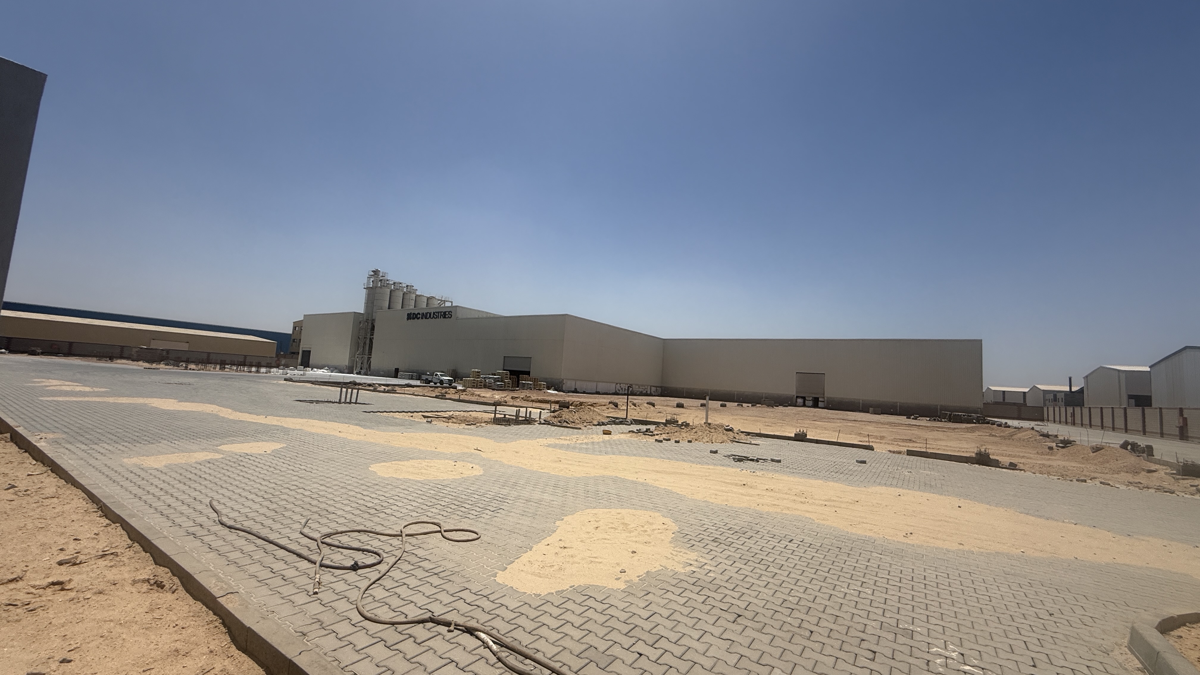 Hangars & Lagerhallen section 2 1